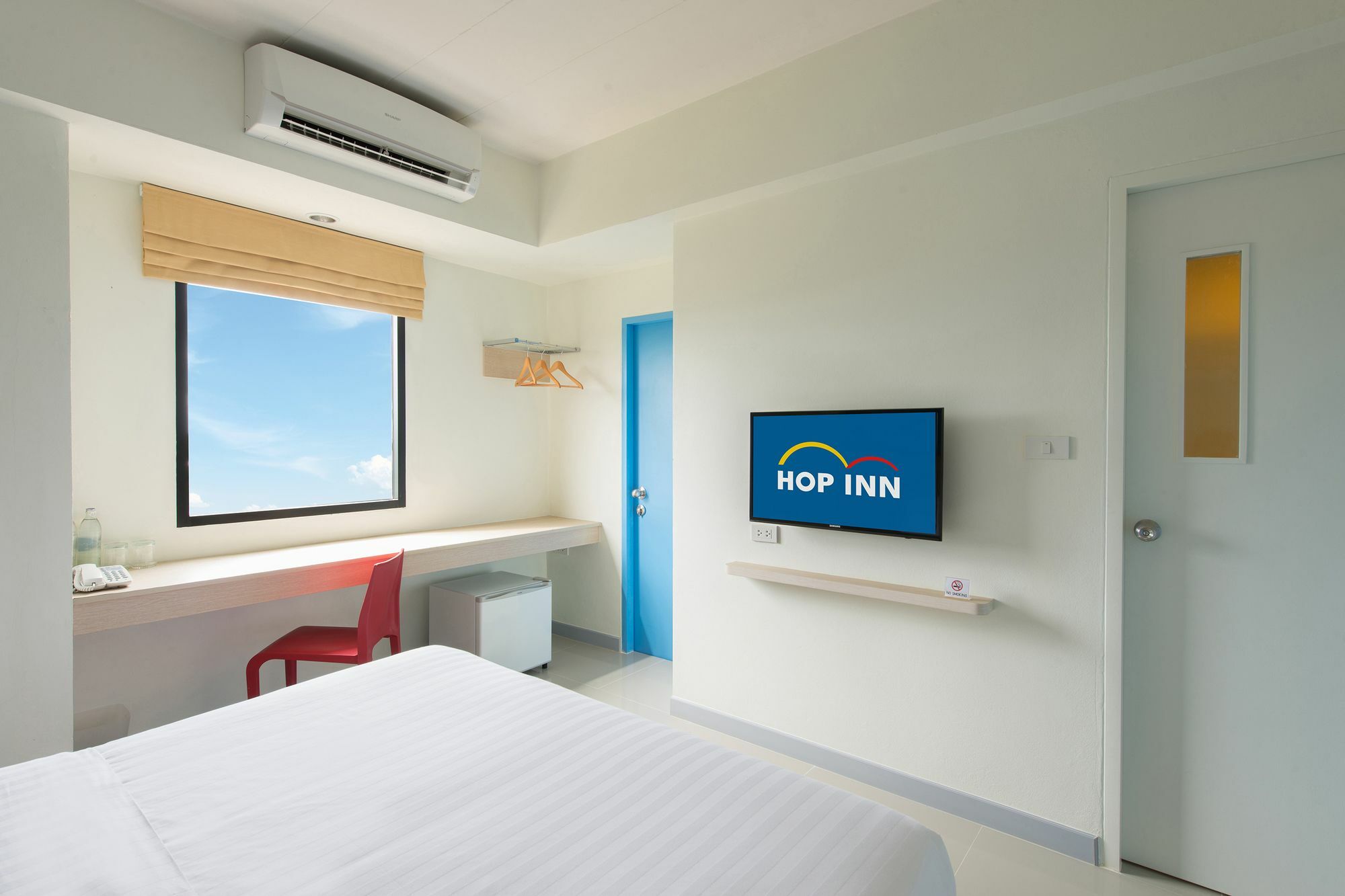 Hop Inn Lop Buri Buitenkant foto