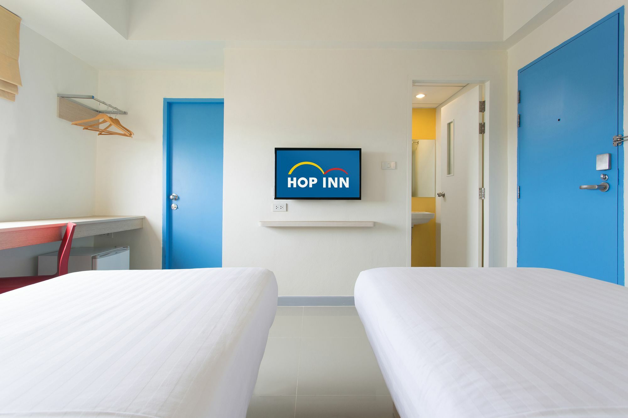 Hop Inn Lop Buri Buitenkant foto