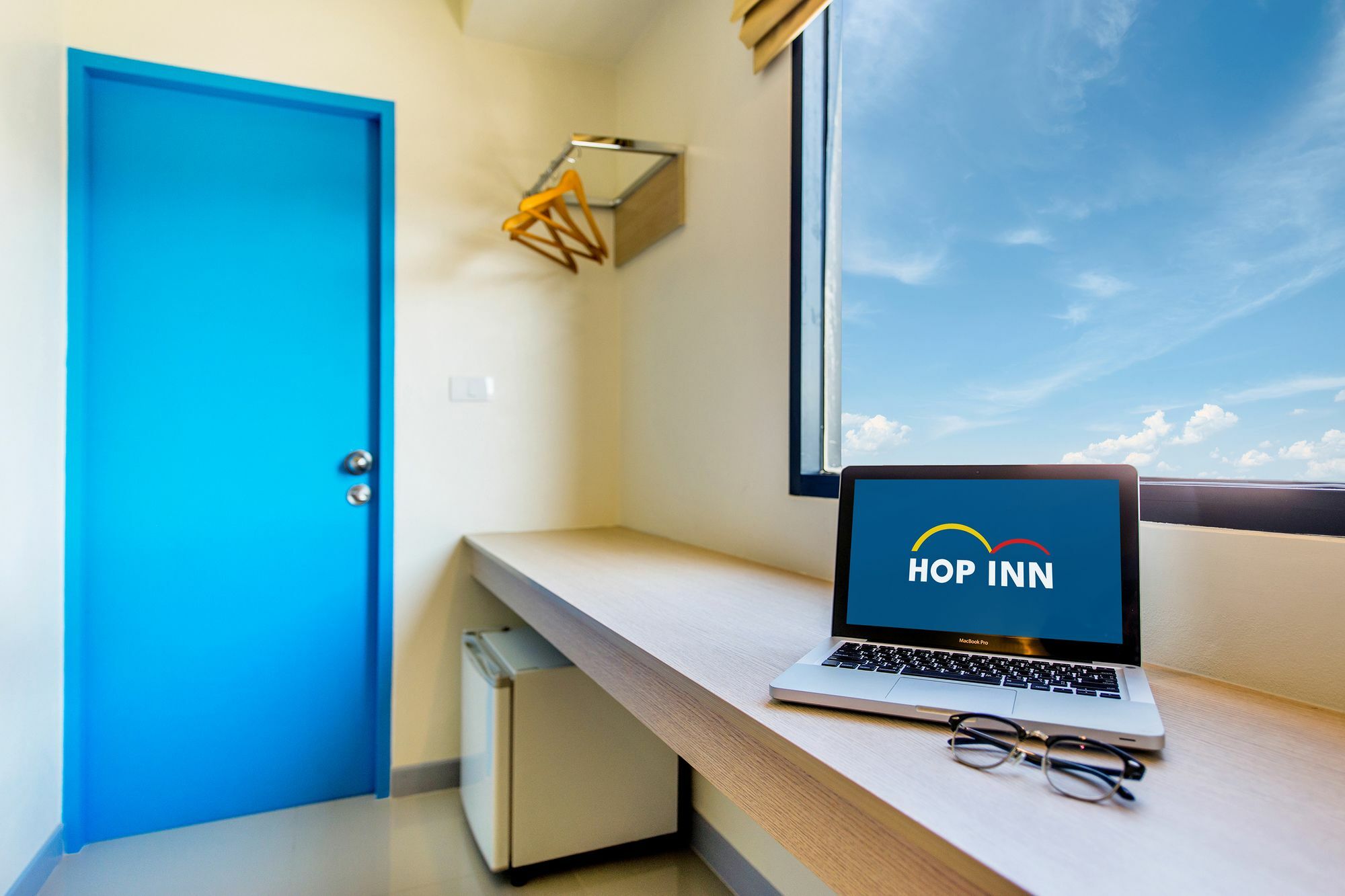 Hop Inn Lop Buri Buitenkant foto