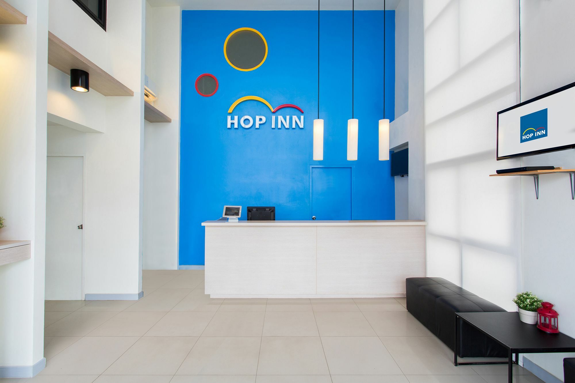 Hop Inn Lop Buri Buitenkant foto